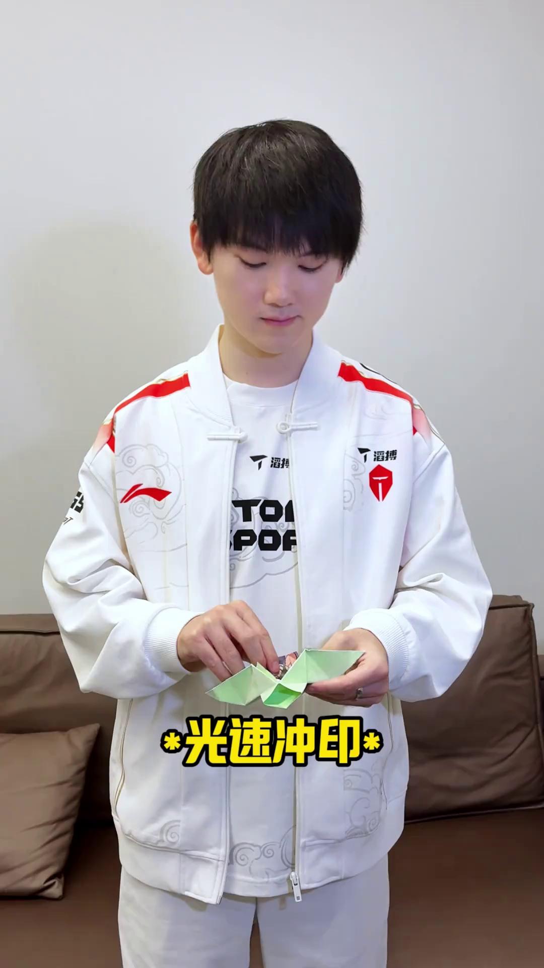 关于JackeyLove连续十二场比赛得分超过败北，美国队不断突破！的信息